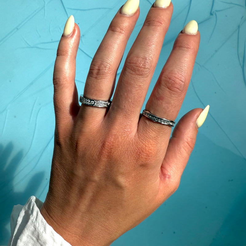 CRYSTAL CREST RING