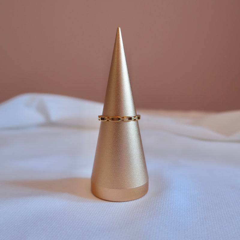 GOLDEN CHAIN RING
