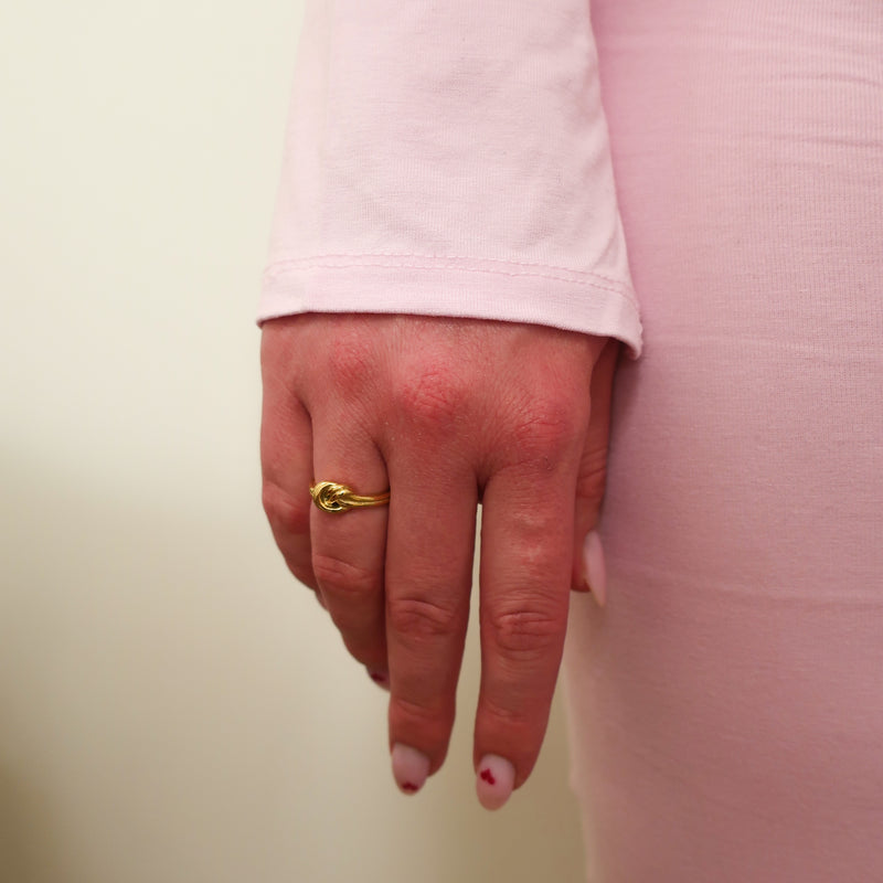 GOLDEN KNOT RING