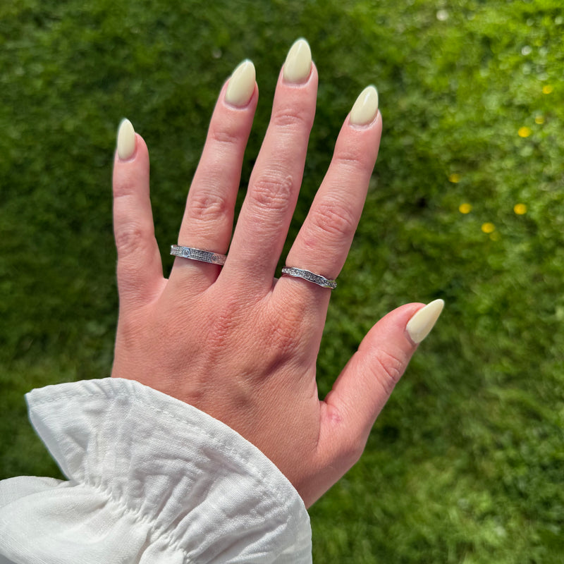 CRYSTAL CREST RING
