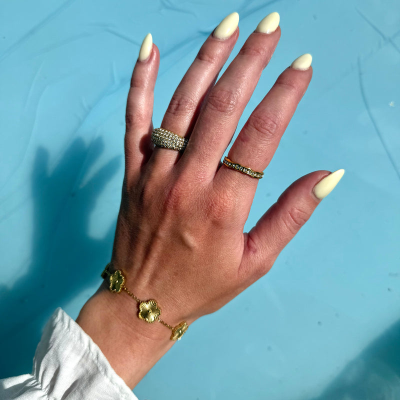CLOVER CHIC ARMBAND