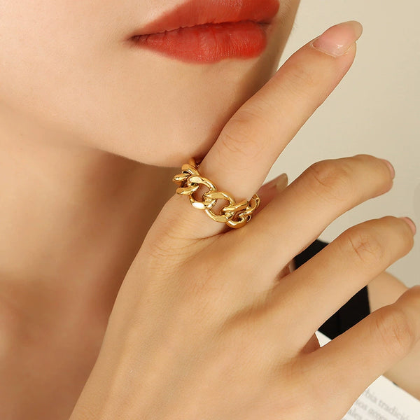 GOLDEN CHAIN RING