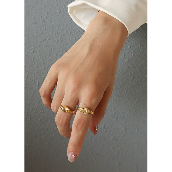 GOLDEN KNOT RING