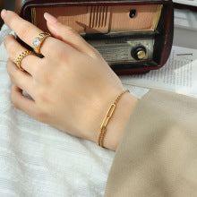 CHIC ARMBAND