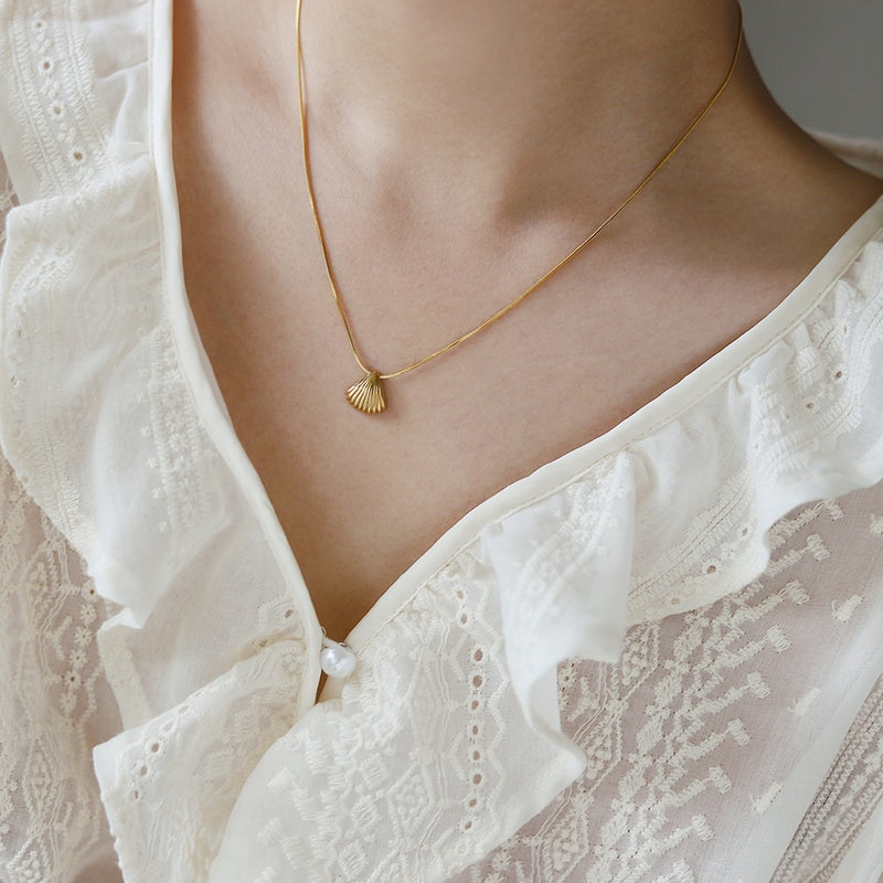 GOLDEN SHELL HALSBAND
