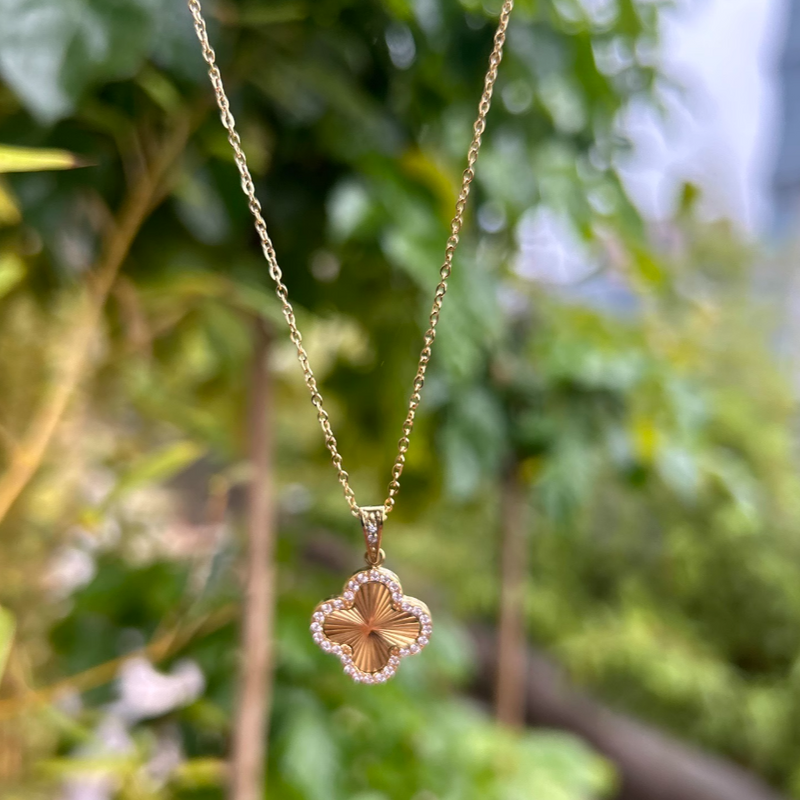 CLOVER HALSBAND