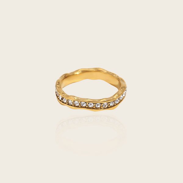 CRYSTAL CREST RING