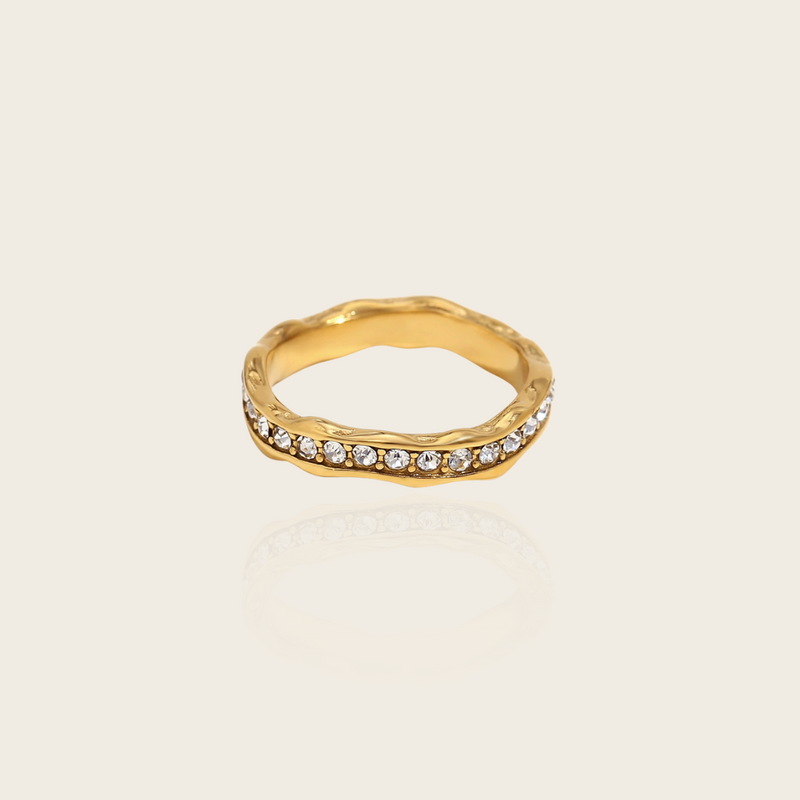 CRYSTAL CREST RING