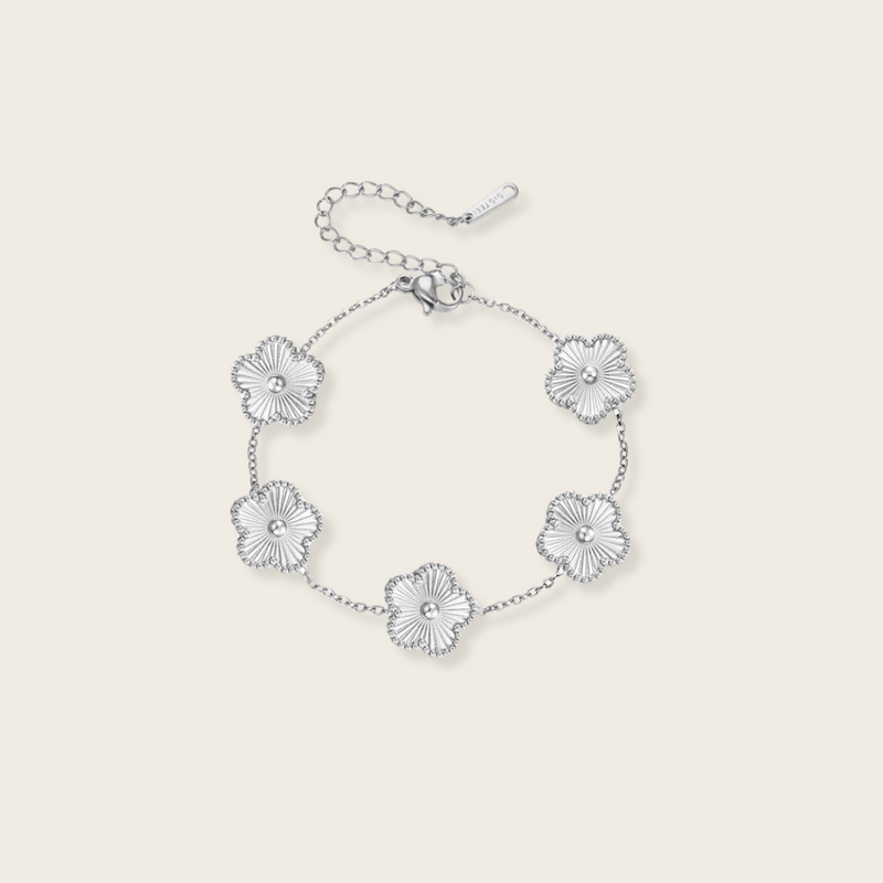 CLOVER CHIC ARMBAND